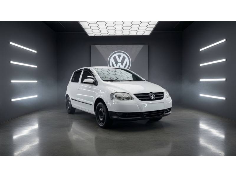VOLKSWAGEN - FOX - 2004/2004 - Branca - R$ 19.900,00