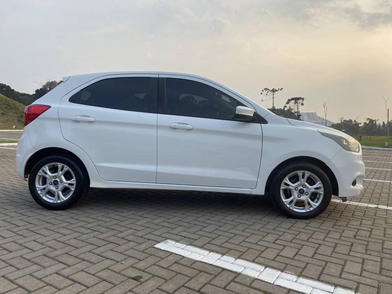 FORD - KA - 2014/2015 - Branca - R$ 43.900,00