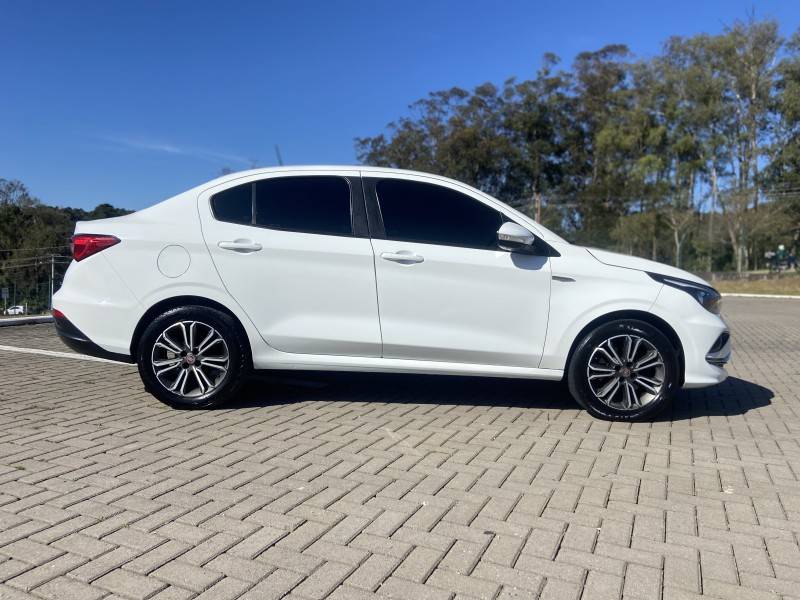 FIAT - CRONOS - 2018/2019 - Branca - R$ 64.900,00