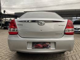 TOYOTA - ETIOS - 2012/2014 - Prata - R$ 37.900,00