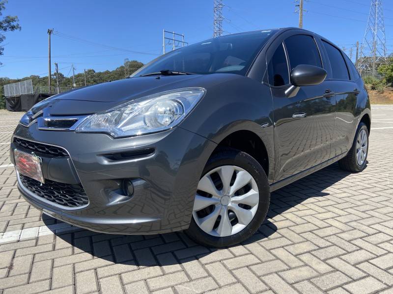 CITROËN - C3 - 2016/2017 - Cinza - R$ 41.900,00