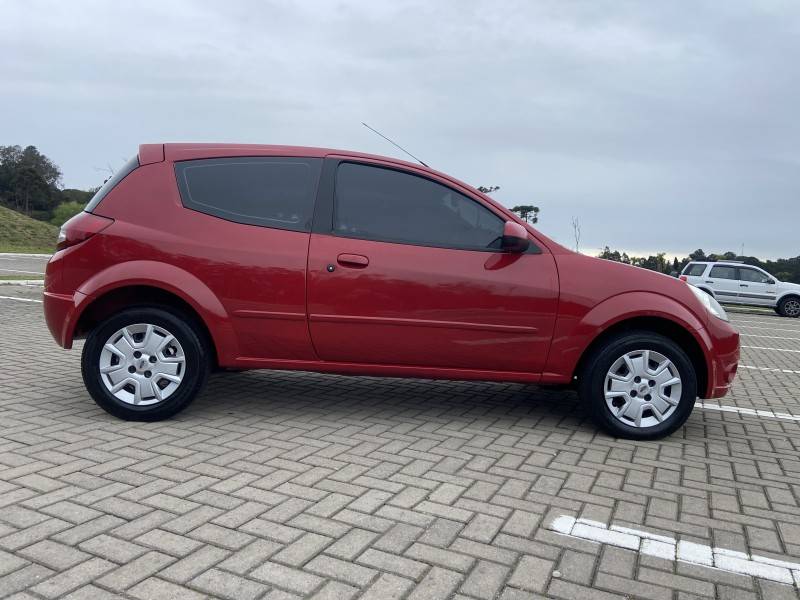 FORD - KA - 2010/2011 - Vermelha - R$ 25.900,00