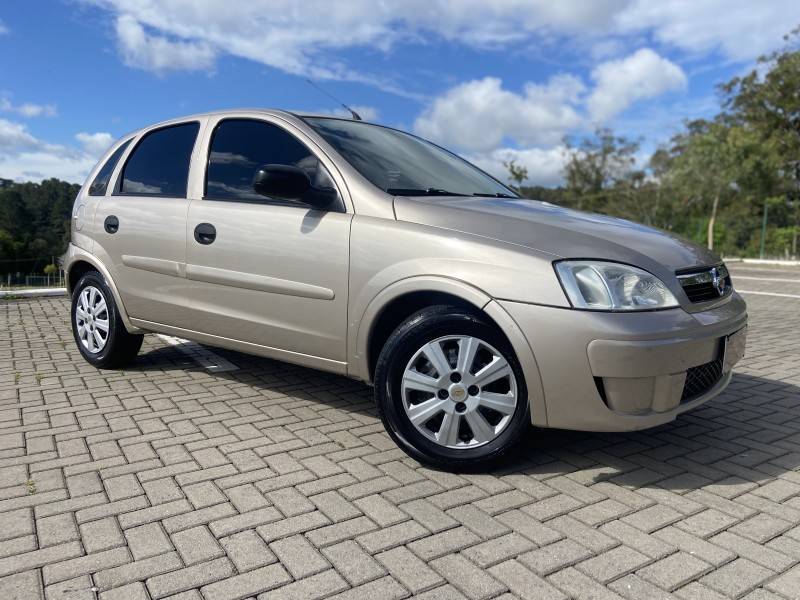 CHEVROLET - CORSA - 2011/2012 - Bege - R$ 26.900,00