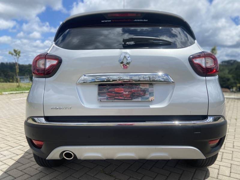RENAULT - CAPTUR - 2019/2021 - Prata - R$ 69.900,00