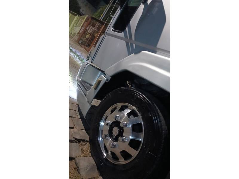 FORD - CARGO 815 - 2009/2009 - Prata - R$ 185.900,00