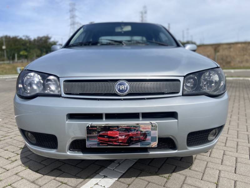 FIAT - SIENA - 2006/2007 - Prata - R$ 25.900,00