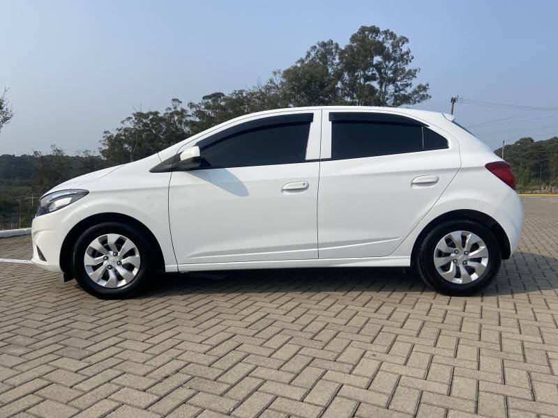 CHEVROLET - ONIX - 2019/2019 - Branca - R$ 52.900,00