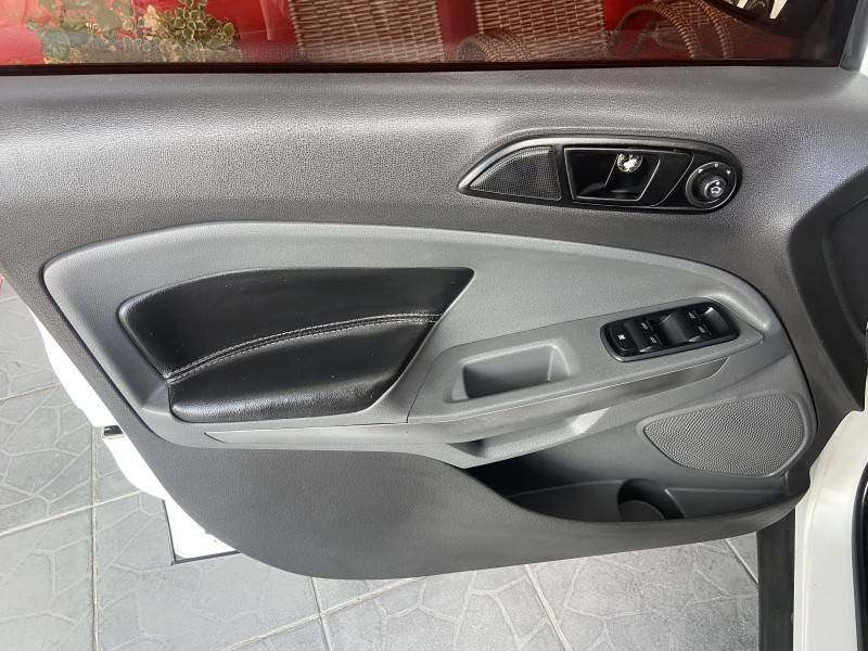 FORD - ECOSPORT - 2015/2015 - Branca - R$ 56.900,00