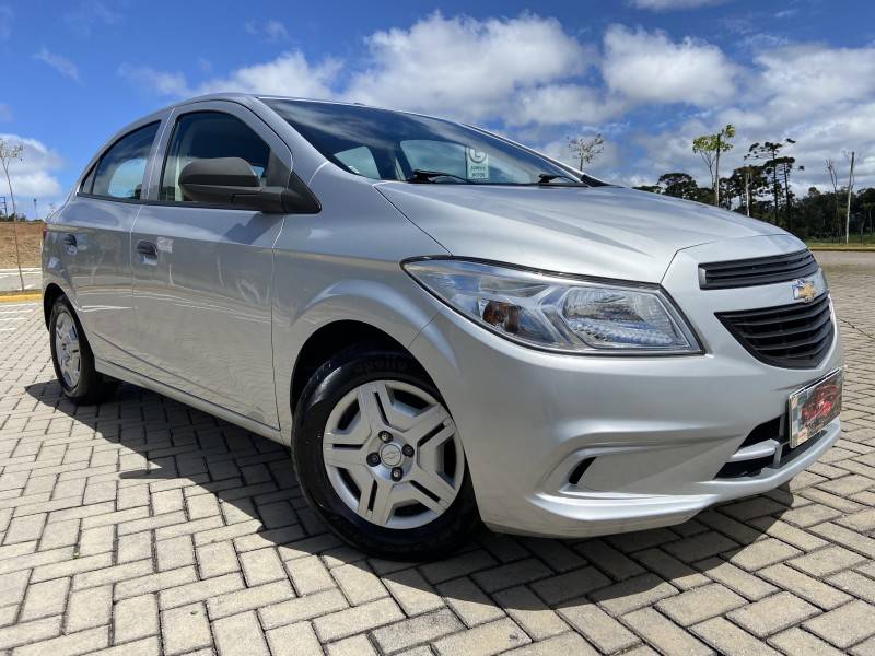 CHEVROLET - ONIX - 2017/2018 - Prata - R$ 46.650,00