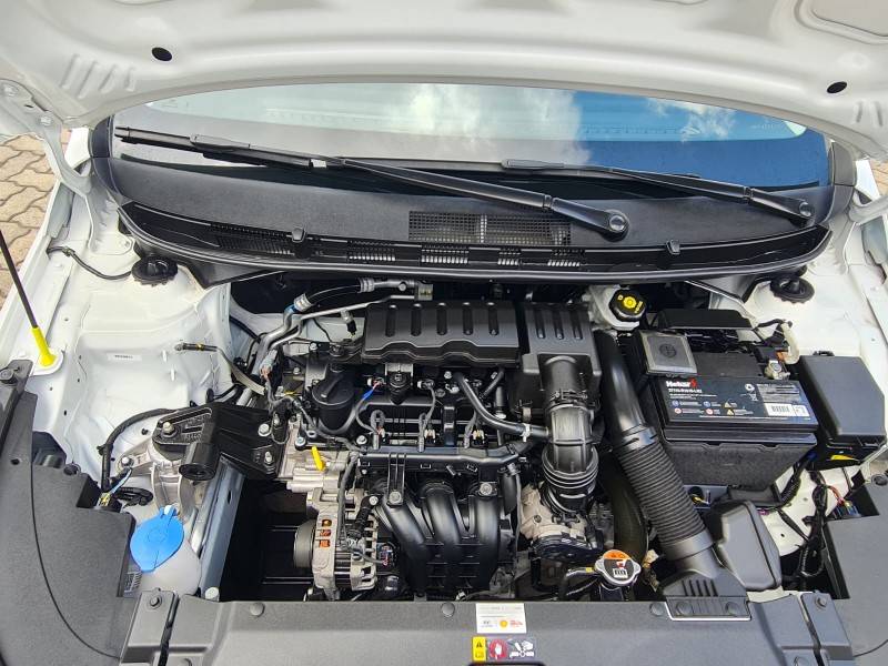 HYUNDAI - HB20 - 2023/2024 - Branca - R$ 68.900,00