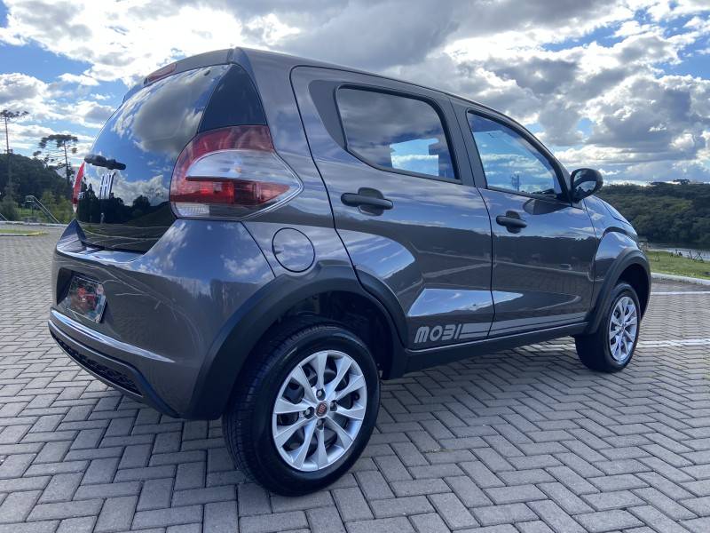 FIAT - MOBI - 2022/2023 - Cinza - R$ 49.900,00