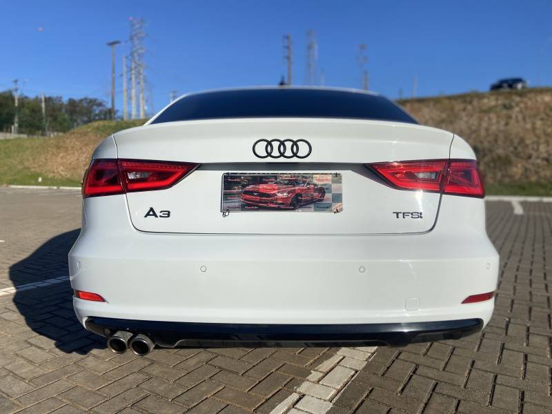 AUDI - A3 - 2016/2016 - Branca - R$ 86.900,00