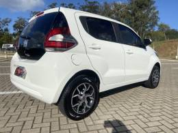 FIAT - MOBI - 2016/2017 - Branca - R$ 39.900,00