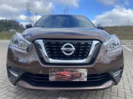 NISSAN - KICKS - 2017/2018 - Marrom - R$ 84.900,00