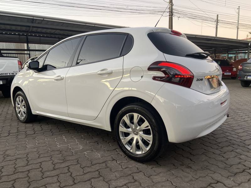 PEUGEOT - 208 - 2017/2018 - Branca - R$ 43.900,00