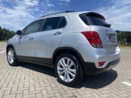 CHEVROLET - TRACKER - 2017/2018 - Prata - R$ 89.900,00