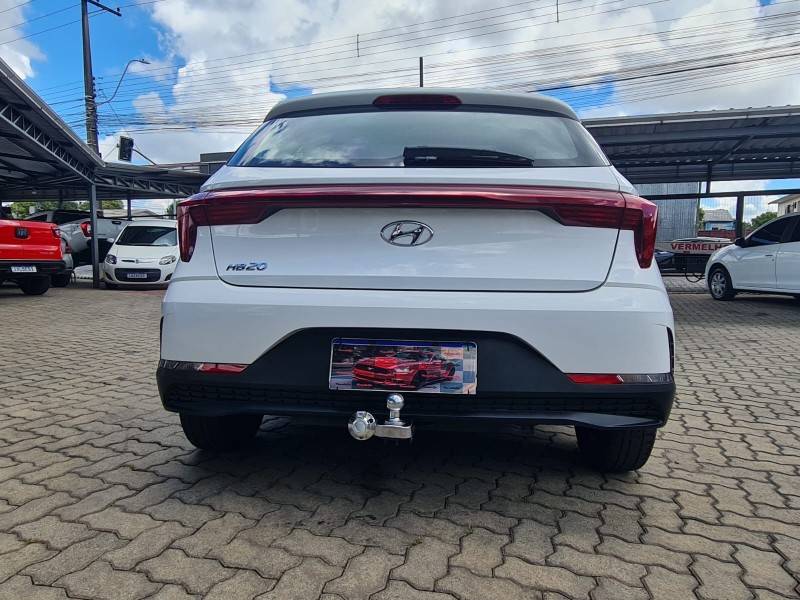 HYUNDAI - HB20 - 2023/2024 - Branca - R$ 68.900,00