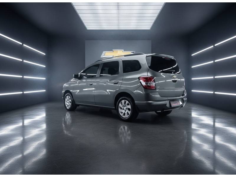 CHEVROLET - SPIN - 2013/2014 - Cinza - R$ 55.900,00