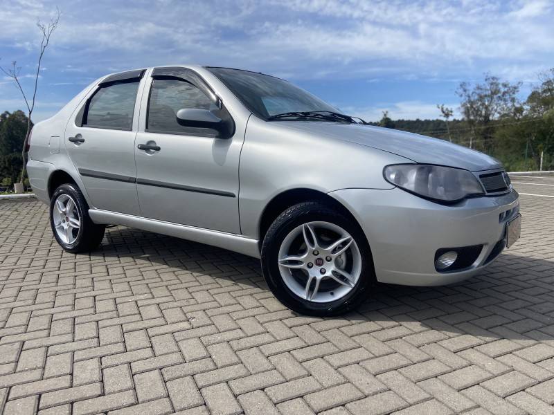 FIAT - SIENA - 2006/2007 - Prata - R$ 27.900,00