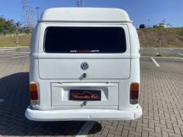 VOLKSWAGEN - KOMBI - 2004/2005 - Branca - R$ 27.900,00