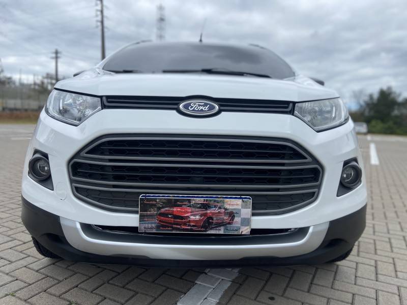 FORD - ECOSPORT - 2014/2015 - Branca - R$ 53.900,00