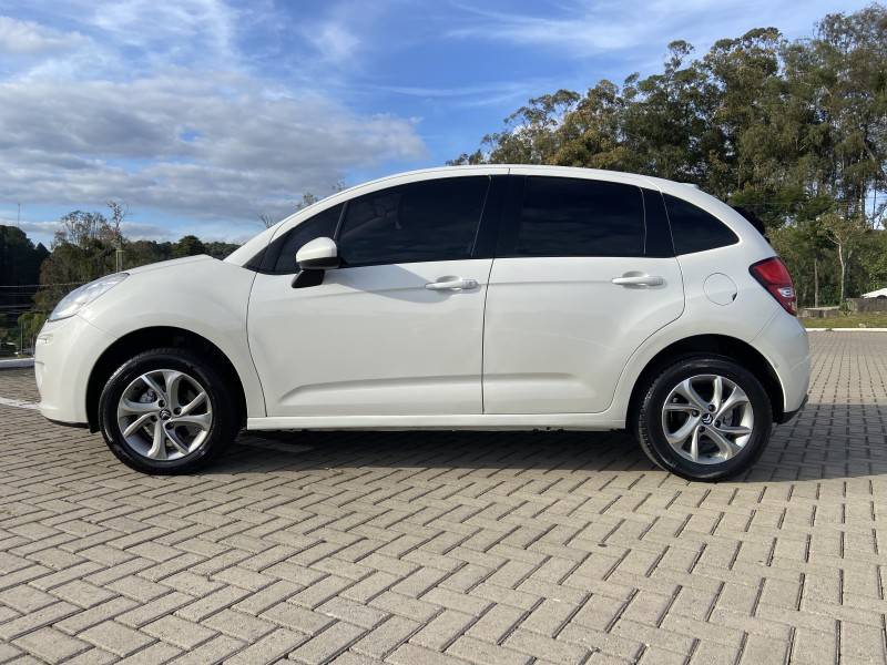 CITROËN - C3 - 2013/2014 - Branca - R$ 39.900,00