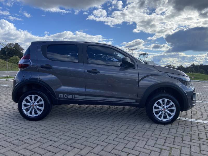 FIAT - MOBI - 2022/2023 - Cinza - R$ 49.900,00