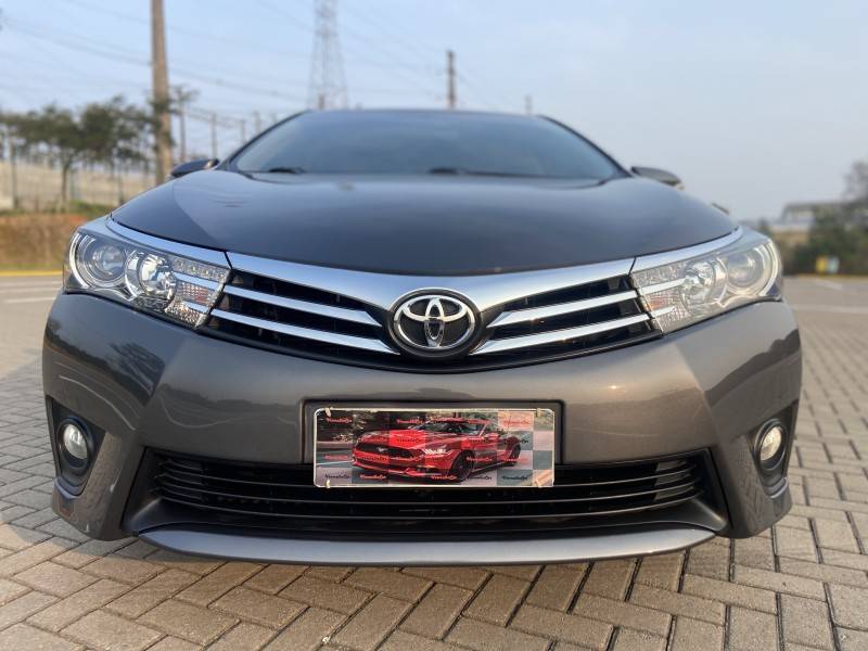 TOYOTA - COROLLA - 2015/2016 - Cinza - R$ 92.900,00