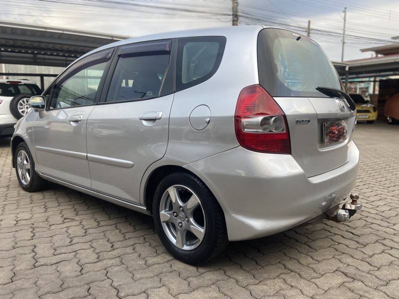 HONDA - FIT - 2008/2008 - Prata - R$ 31.900,00