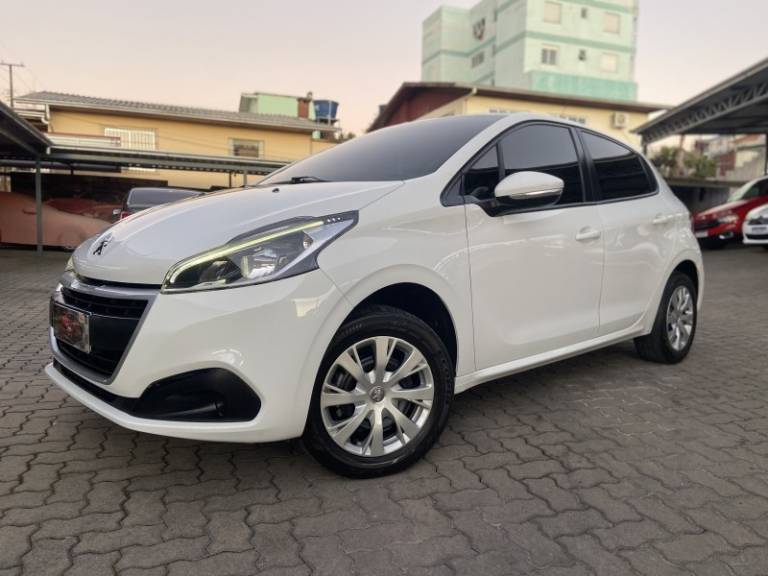 PEUGEOT - 208 - 2017/2018 - Branca - R$ 43.900,00