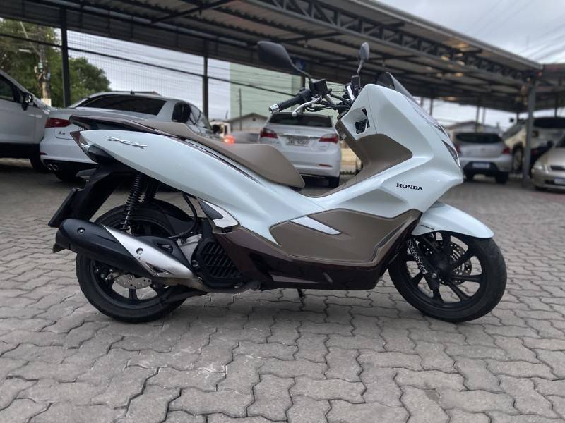 HONDA - PCX - 2021/2021 - Branca - R$ 16.900,00
