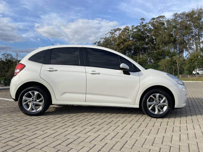 CITROËN - C3 - 2013/2014 - Branca - R$ 39.900,00
