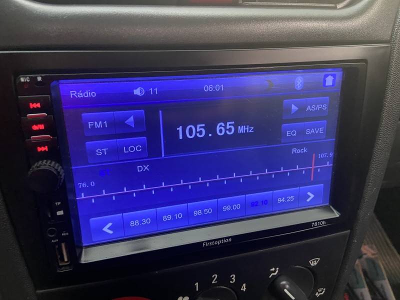 CHEVROLET - CORSA - 2011/2012 - Bege - R$ 26.900,00