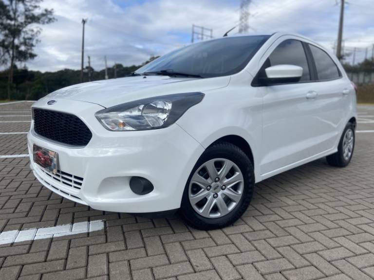 FORD - KA - 2017/2018 - Branca - R$ 44.900,00