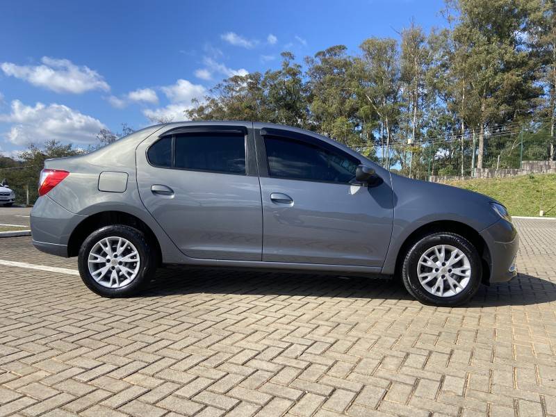 RENAULT - LOGAN - 2016/2017 - Cinza - R$ 46.900,00