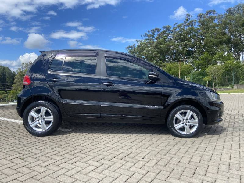VOLKSWAGEN - FOX - 2016/2016 - Preta - R$ 46.900,00