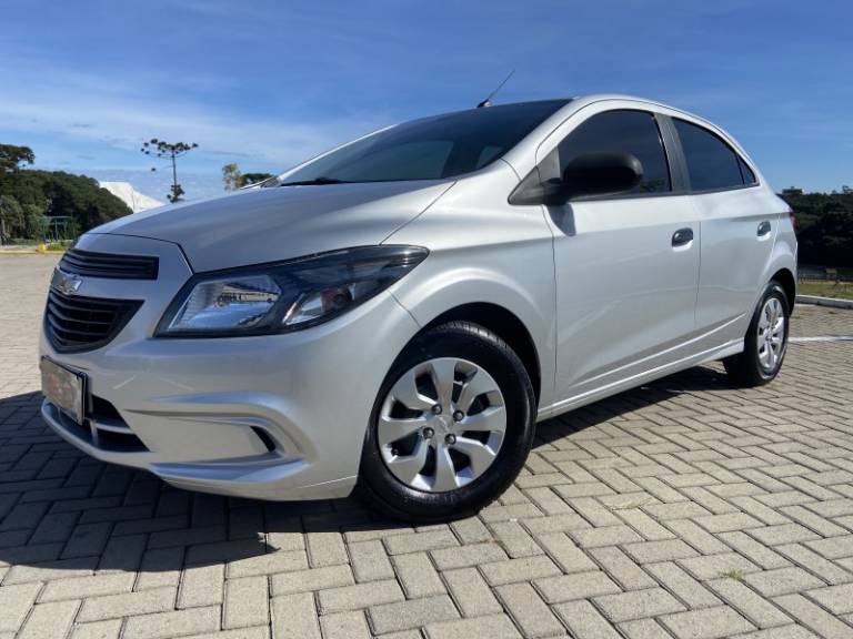 CHEVROLET - ONIX - 2019/2019 - Prata - R$ 48.900,00