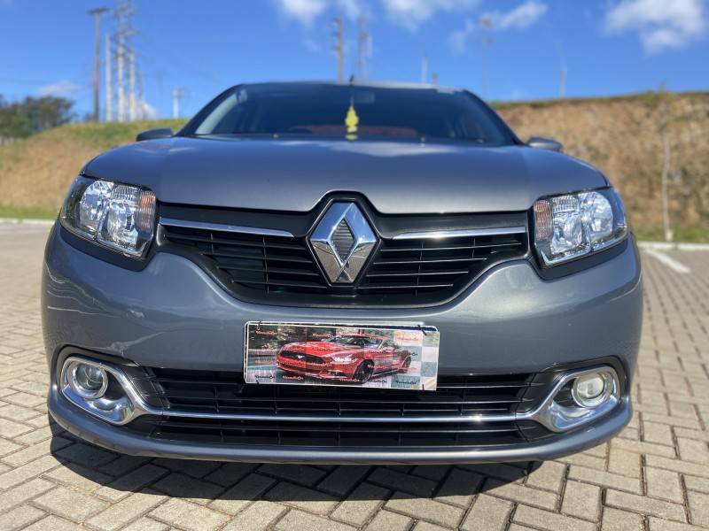 RENAULT - LOGAN - 2016/2017 - Cinza - R$ 46.900,00