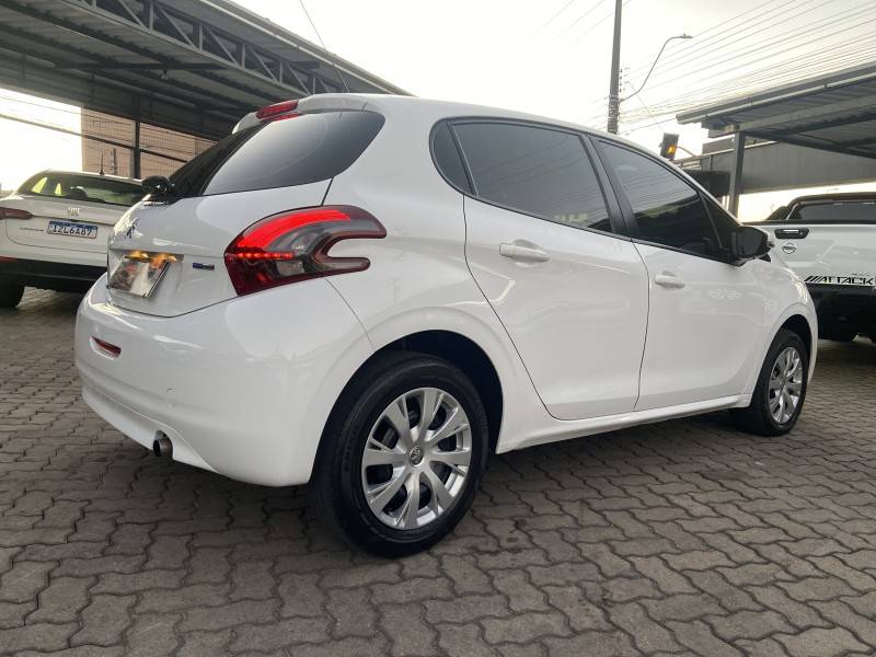 PEUGEOT - 208 - 2017/2018 - Branca - R$ 43.900,00