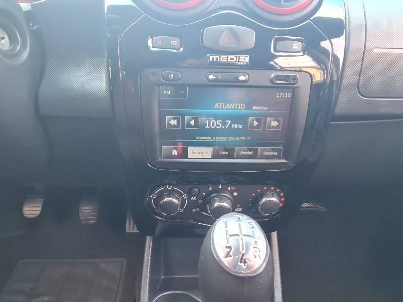 RENAULT - SANDERO - 2013/2014 - Vermelha - R$ 43.900,00