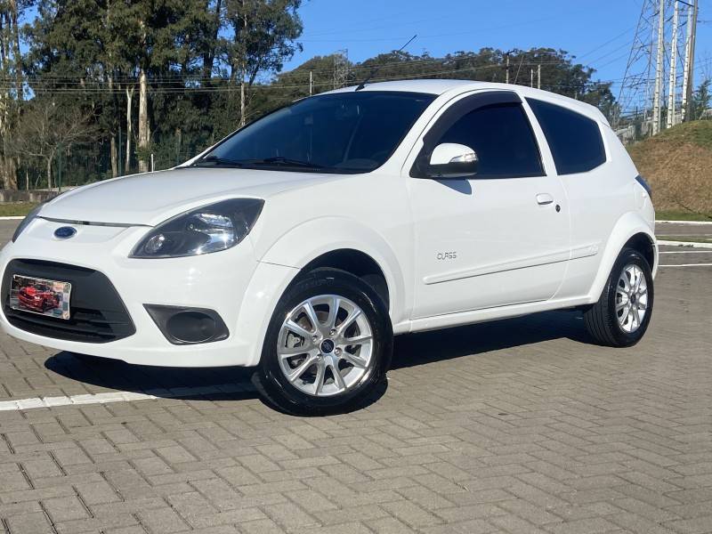 FORD - KA - 2012/2013 - Branca - R$ 30.900,00