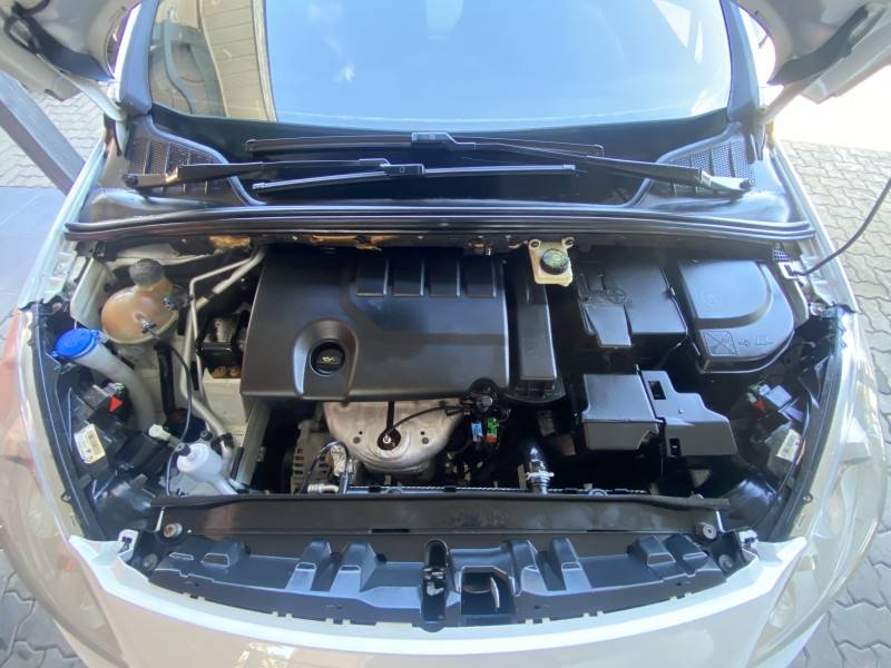 PEUGEOT - 308 - 2013/2014 - Branca - R$ 39.900,00