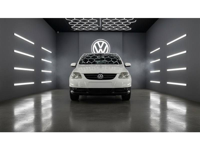 VOLKSWAGEN - FOX - 2004/2004 - Branca - R$ 19.900,00