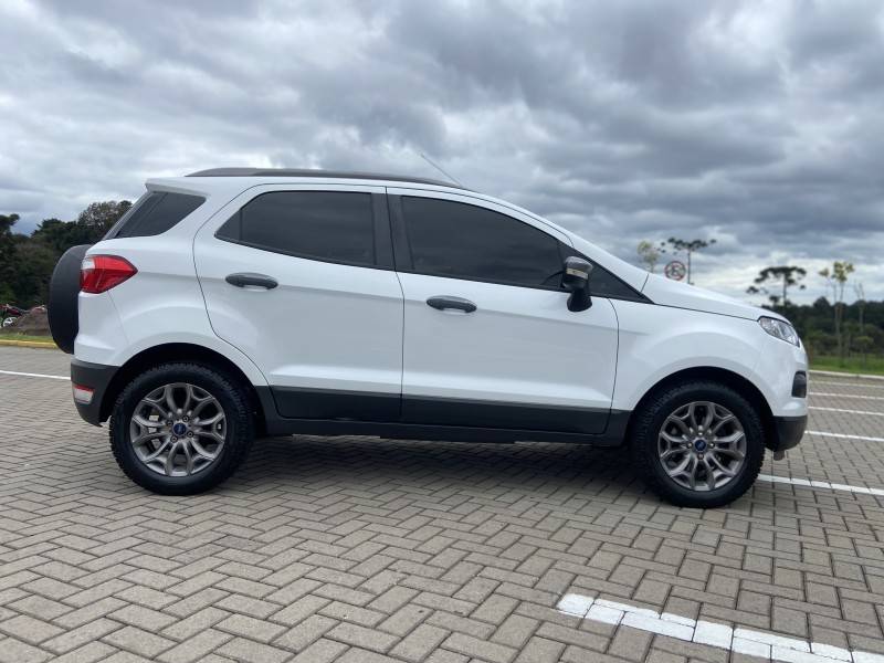 FORD - ECOSPORT - 2014/2015 - Branca - R$ 53.900,00