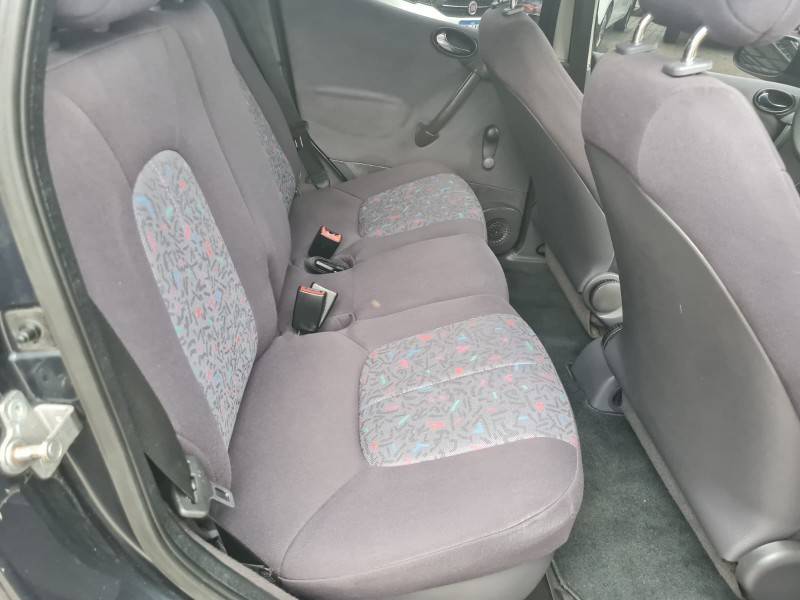 MERCEDES-BENZ - A 160 - 2004/2005 - Preta - R$ 15.900,00