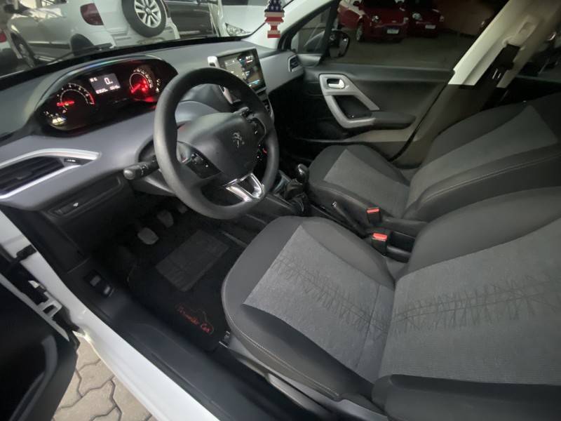 PEUGEOT - 208 - 2017/2018 - Branca - R$ 43.900,00
