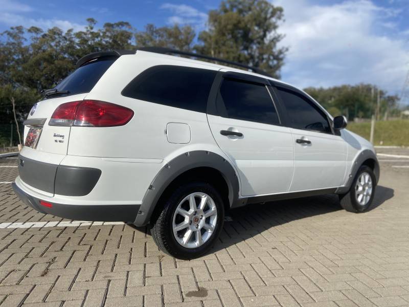 FIAT - PALIO - 2015/2015 - Branca - R$ 36.900,00