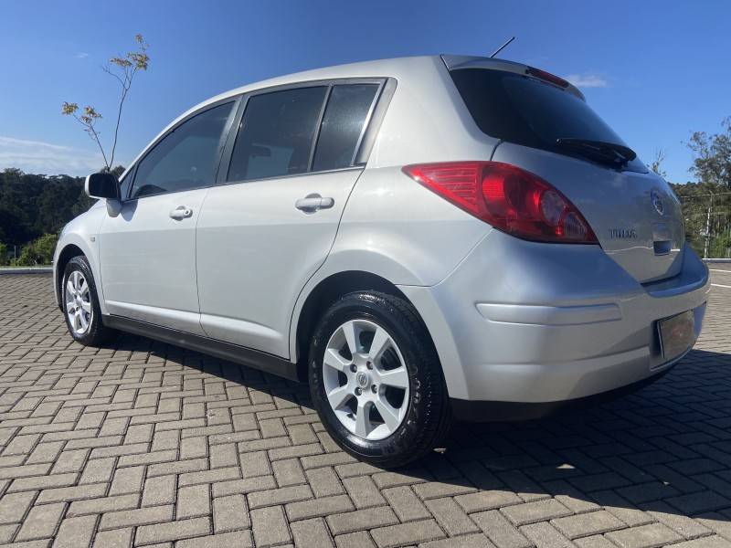 NISSAN - TIIDA - 2008/2008 - Prata - R$ 39.900,00