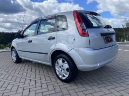 FORD - FIESTA - 2009/2010 - Prata - R$ 21.900,00