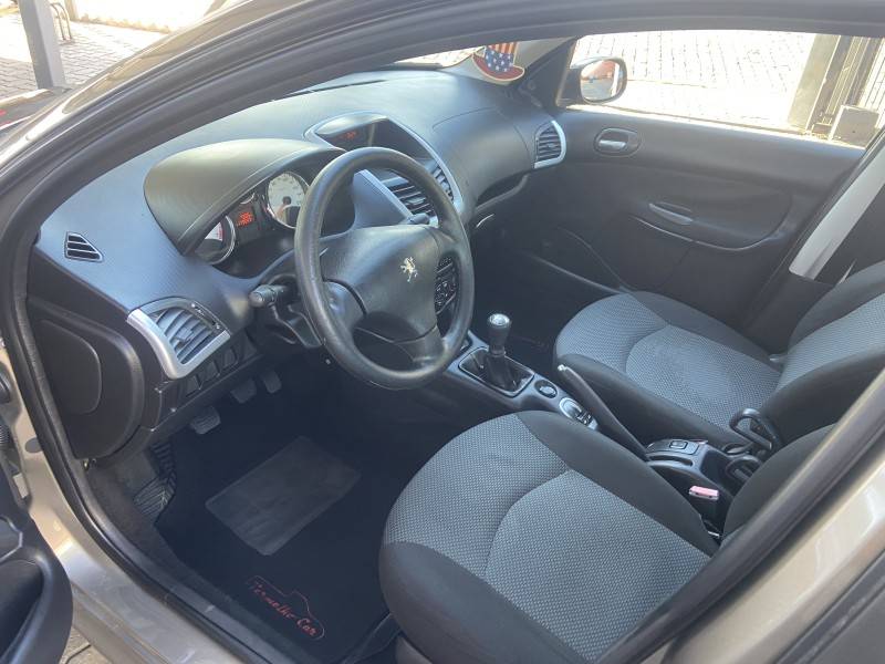 PEUGEOT - 207 - 2012/2013 - Cinza - R$ 24.900,00